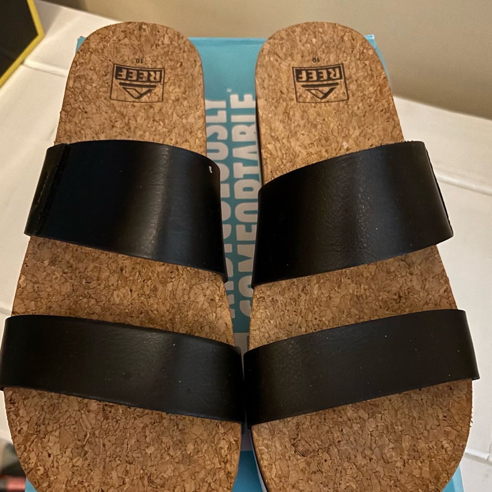 Reef Cushion Vista Hi Box in Teal and Peach